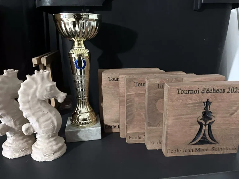 Trophées et cavaliers hippocampes